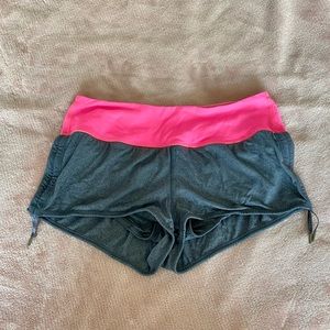 Lululemon Hot Moves Short Size 4